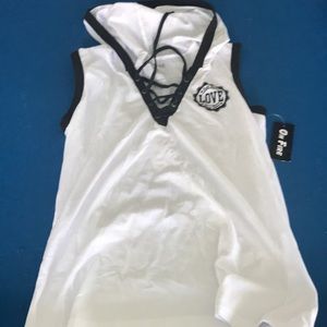 NWT Cute top with hood